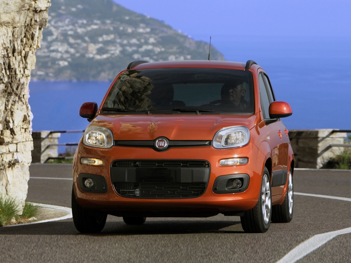 Foto - Fiat Panda 1.2 Lounge 4 cilinder uit 2020