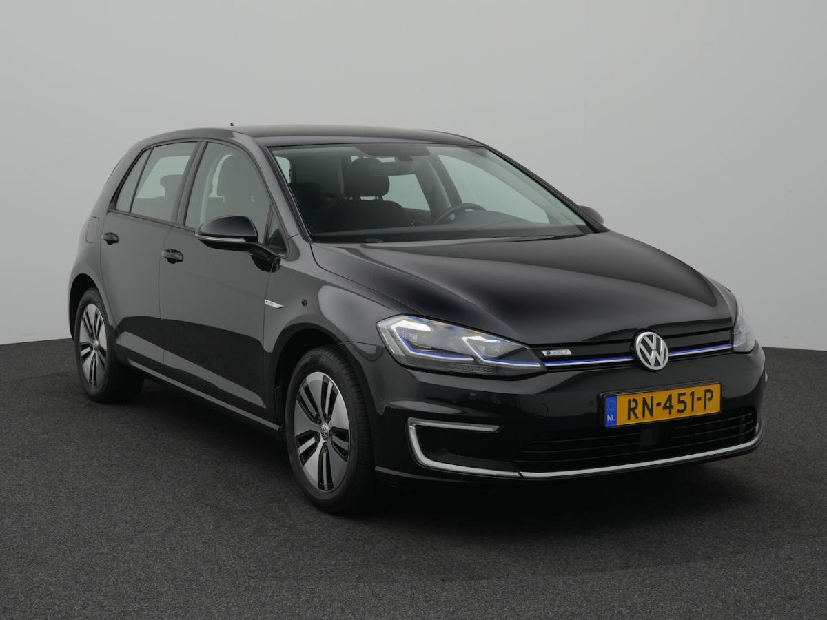 Foto - Volkswagen Golf